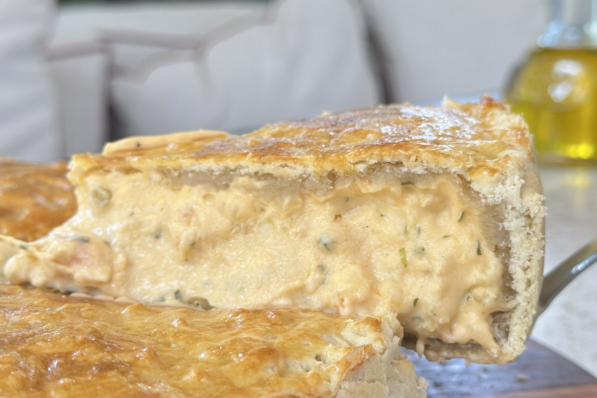 Bossa Bakery compartilha receita exclusiva de sua torta inspirada no Bobó de camarão! 