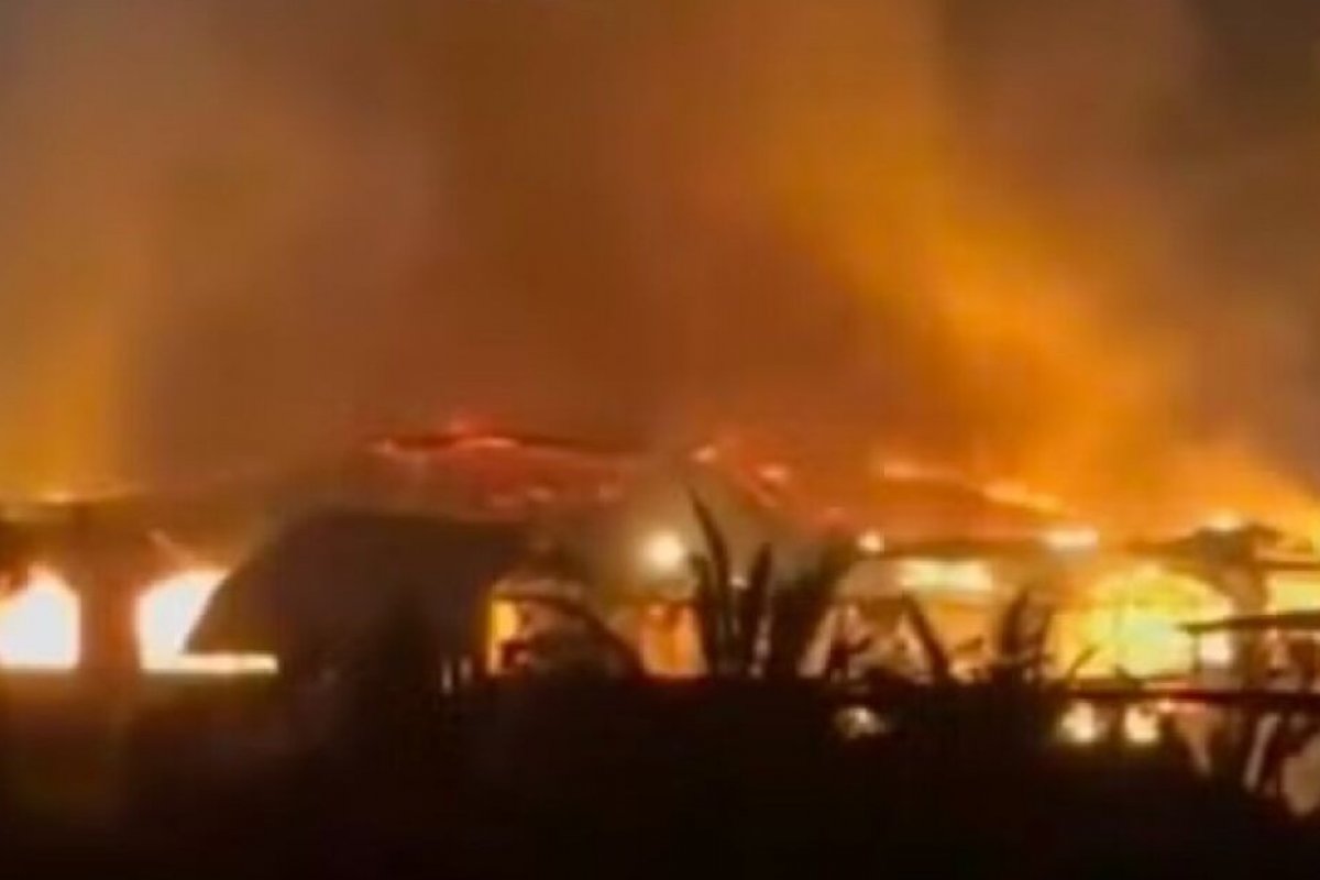 Vídeo: incêndio em boate deixa cerca de 25 mortos no norte da Índia