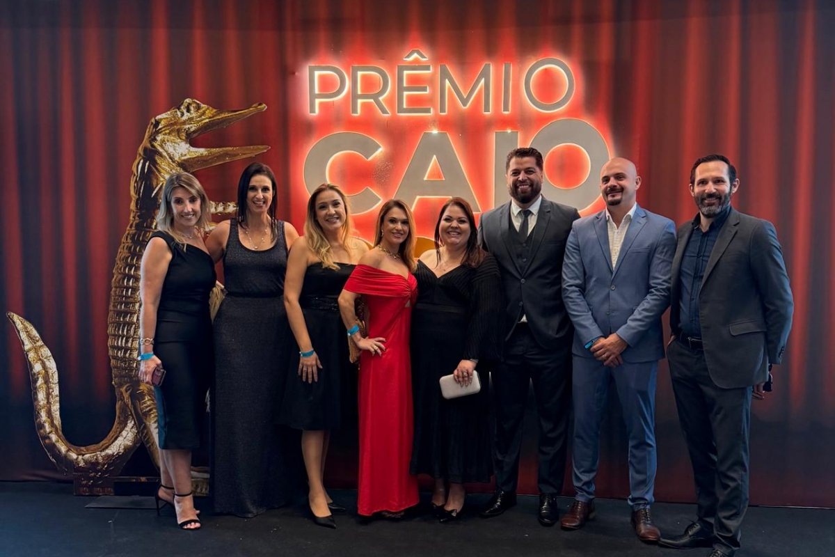 Hot Beach Parques & Resorts conquista Jacaré de Prata no Prêmio Caio 2025 e celebra reconhecimento nacional em eventos!