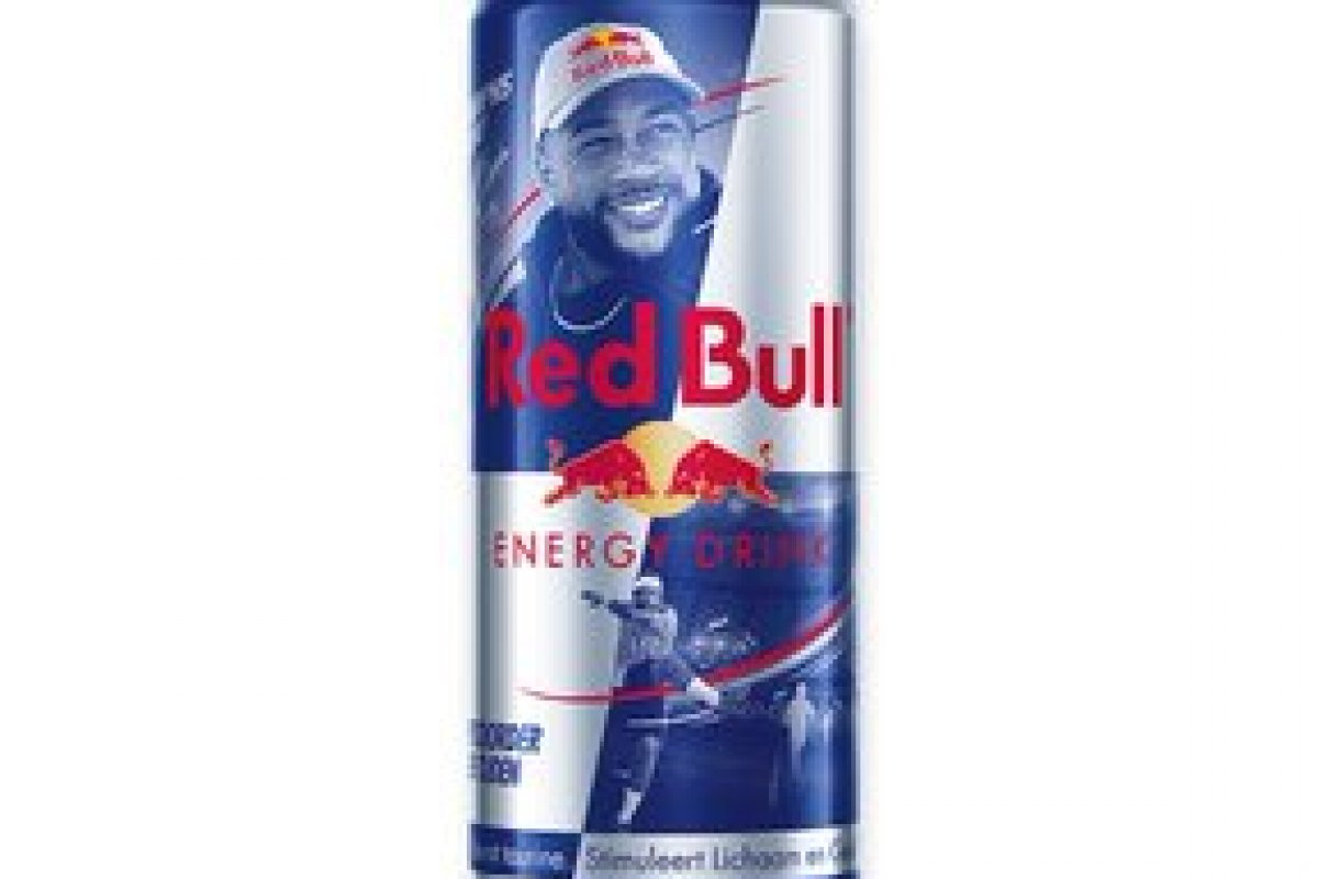 Red Bull lança lata exclusiva de Memphis Depay para os fãs do jogador no Brasil! 