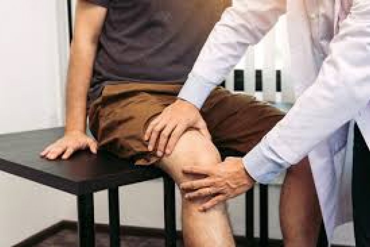 Dor no joelho não é só da idade: artrose precoce cresce entre jovens! 