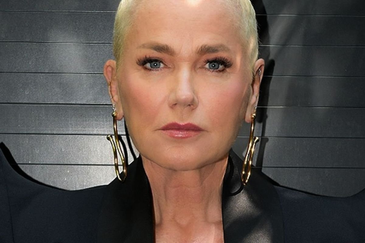 Xuxa passa por cirurgia em hospital de SP! 