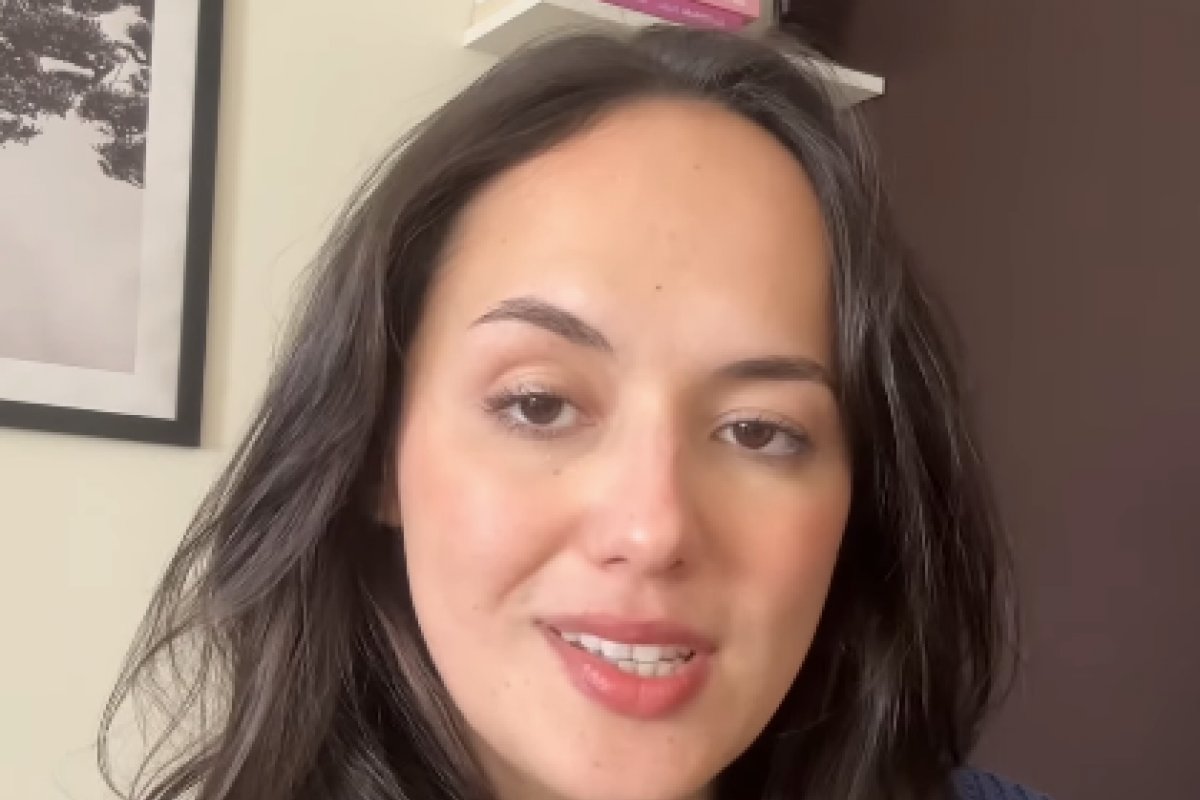 Vídeo: "Calcinha é pra manchar mesmo": influenciadora viraliza ao conscientizar mulheres sobre saúde íntima