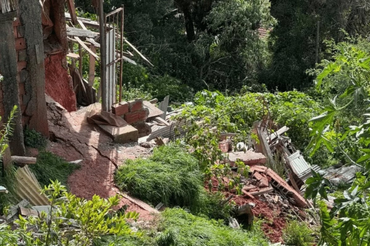 Homem morre em deslizamento após temporal em Campos do Jordão