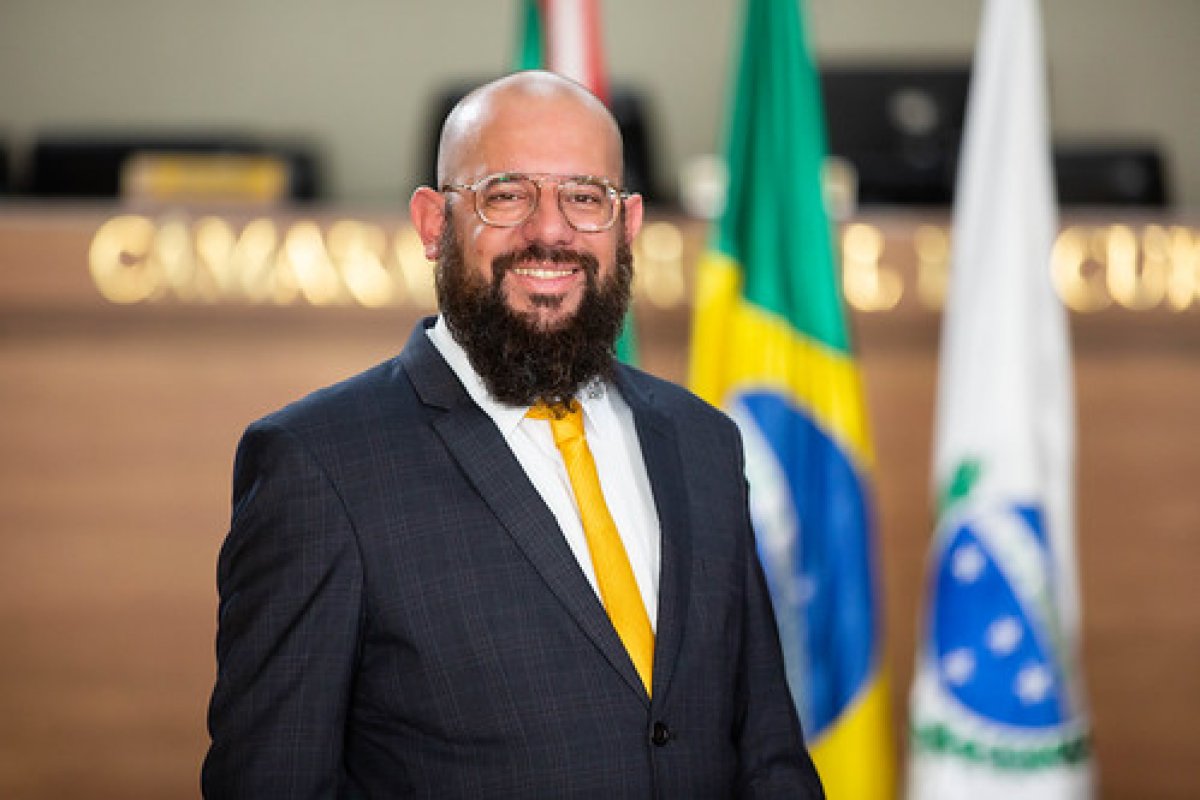 Vídeo: Vereador bolsonarista vota contra própria emenda após PT apoiar o texto