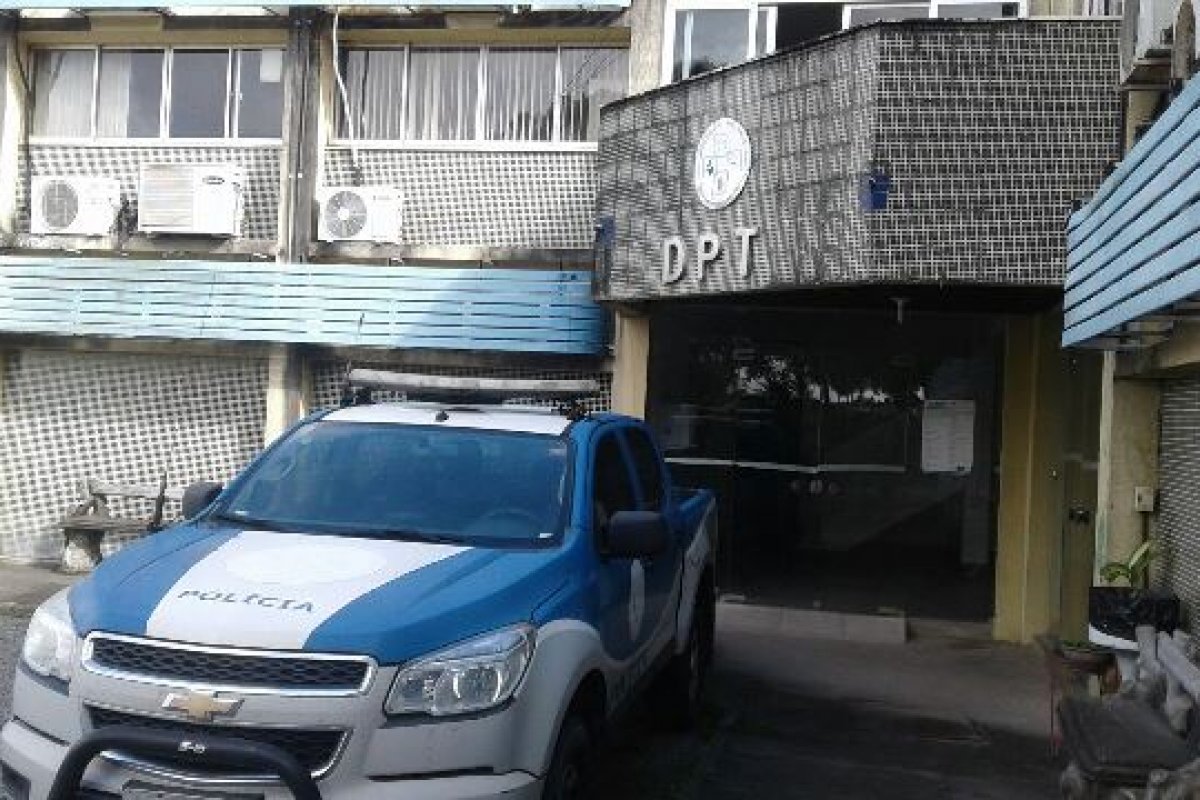 Homem é morto a tiros dentro de um restaurante em Feira de Santana