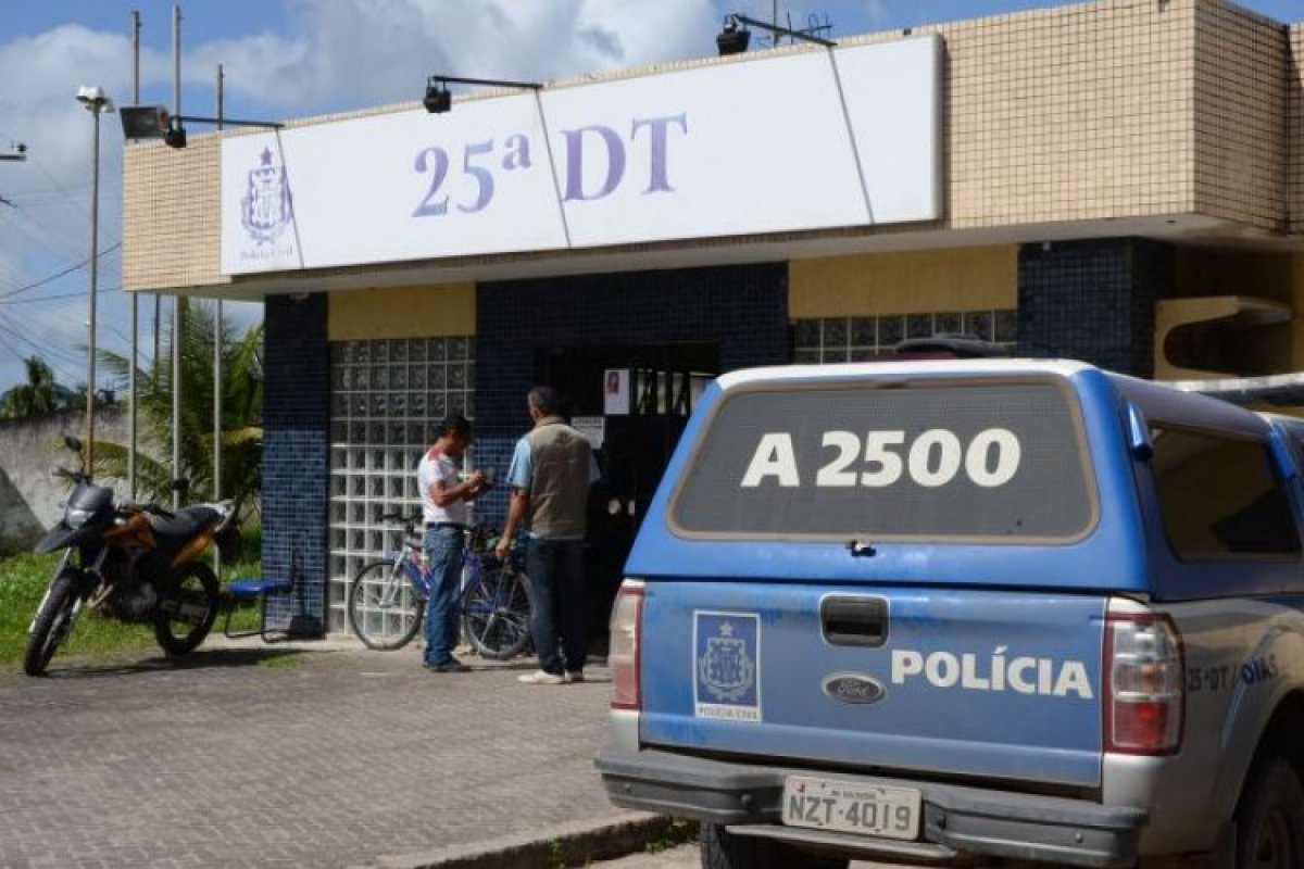 Uma pessoa morre e dois ficam feridos após ataque a tiros em Dias D'Ávila