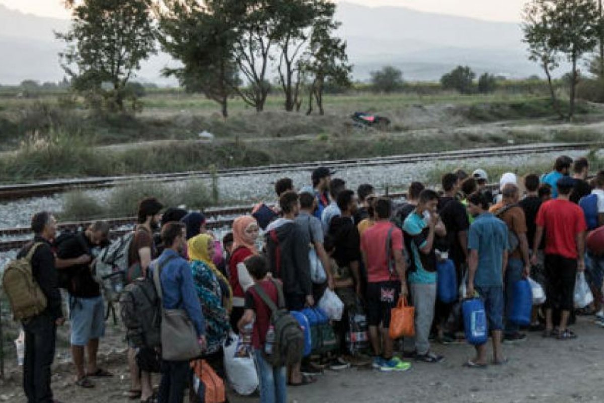 Grécia bloqueia fronteiras e impedem migrantes de entrar no país