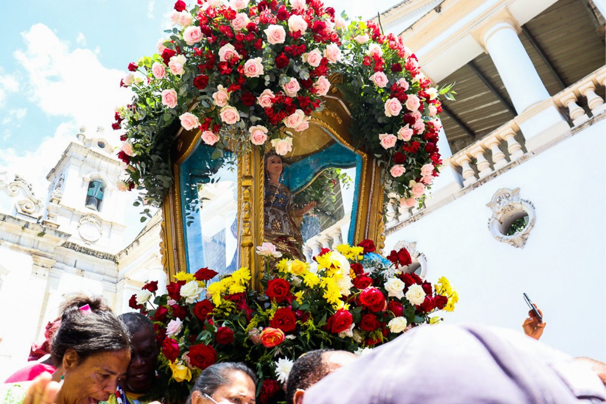 Fiéis celebram Santa Luzia com missas e procissão neste sábado em Salvador