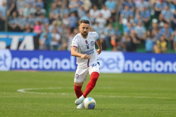 [Bahia anuncia renovação de contrato de Everton Ribeiro]