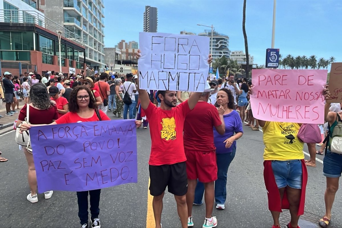 Vídeo: Protestos na Barra pedem fim do feminicídio e criticam PL da Dosimetria