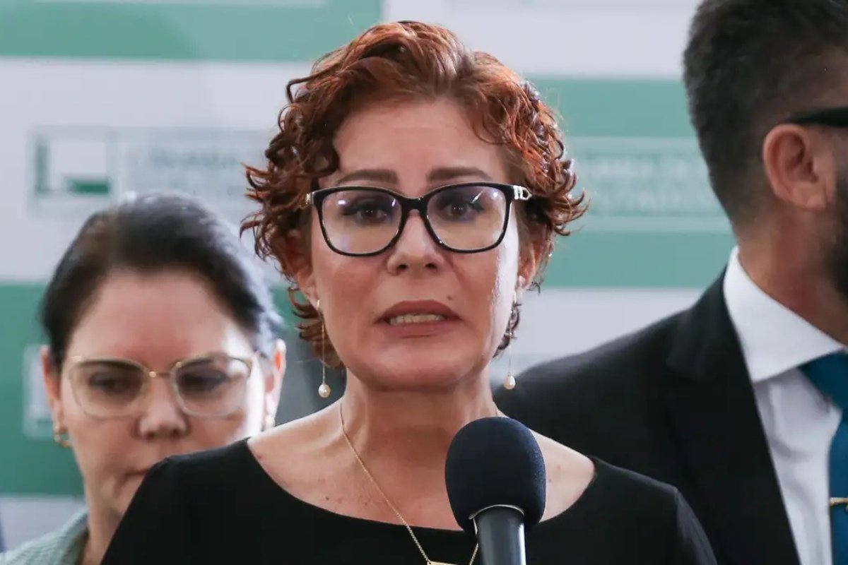 Carla Zambelli renuncia a cargo de deputada, e Motta vai dar posse a suplente