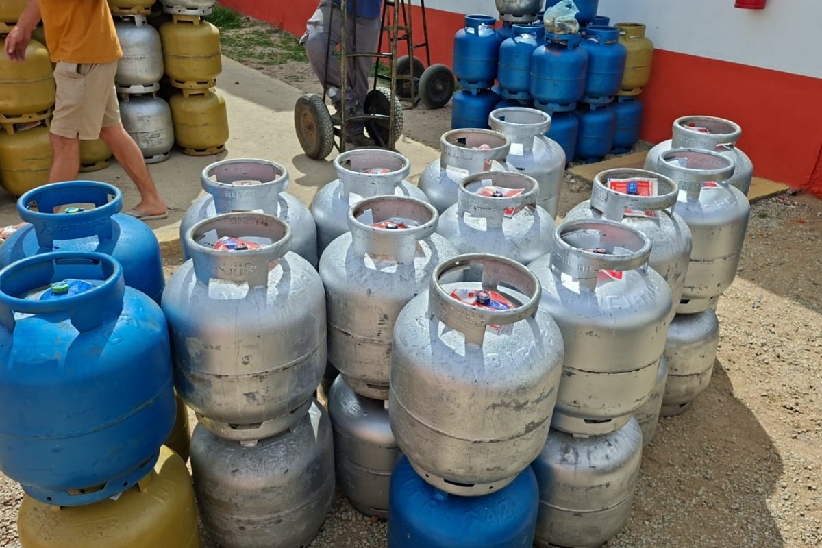 Polícia Civil apreende 204 botijões de gás comercializados ilegalmente em Vitória da Conquista