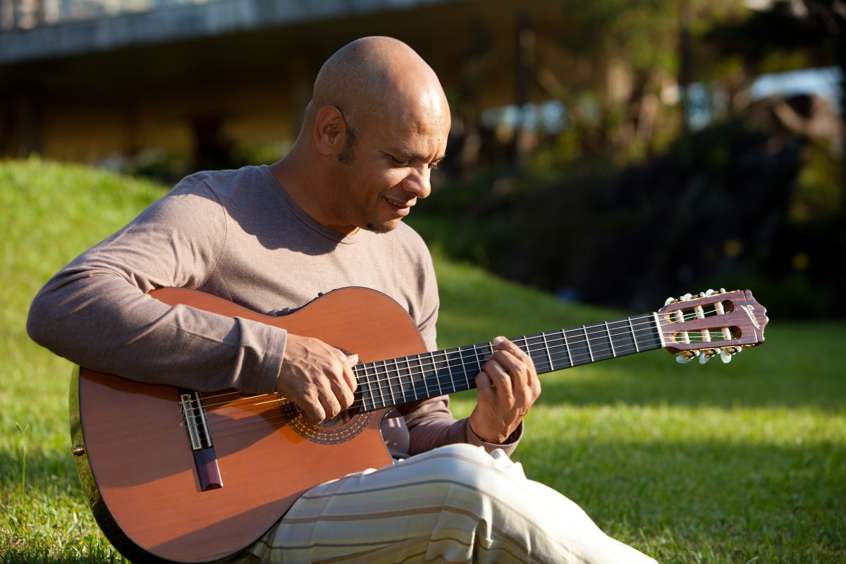 Álbum "Vander Lee, Voz e Violão - Vol. 1" chega às plataformas digitais!