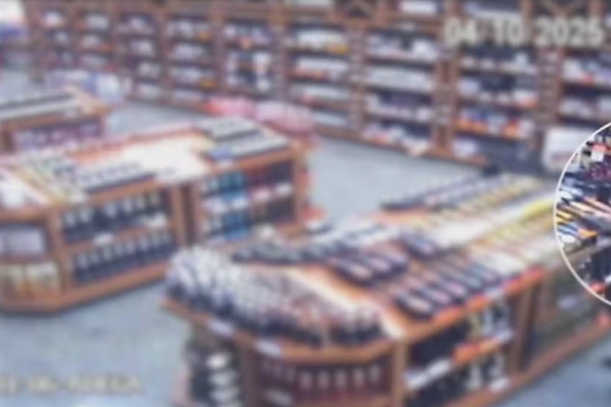 Vídeo: juiz do Paraná que atuou na Lava Jato é flagrado furtando garrafas de champanhe em supermercado