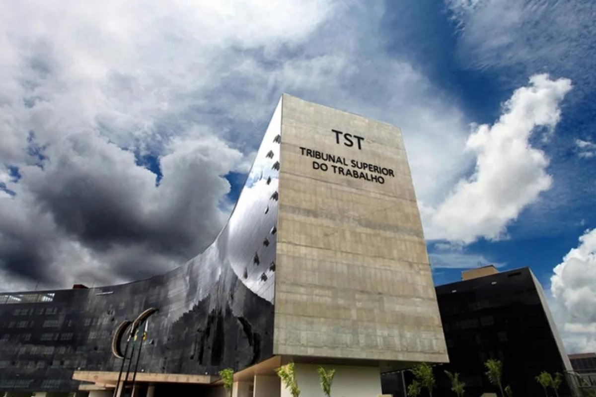 TST decide se fraude em terceirização dá direito a vínculo de emprego