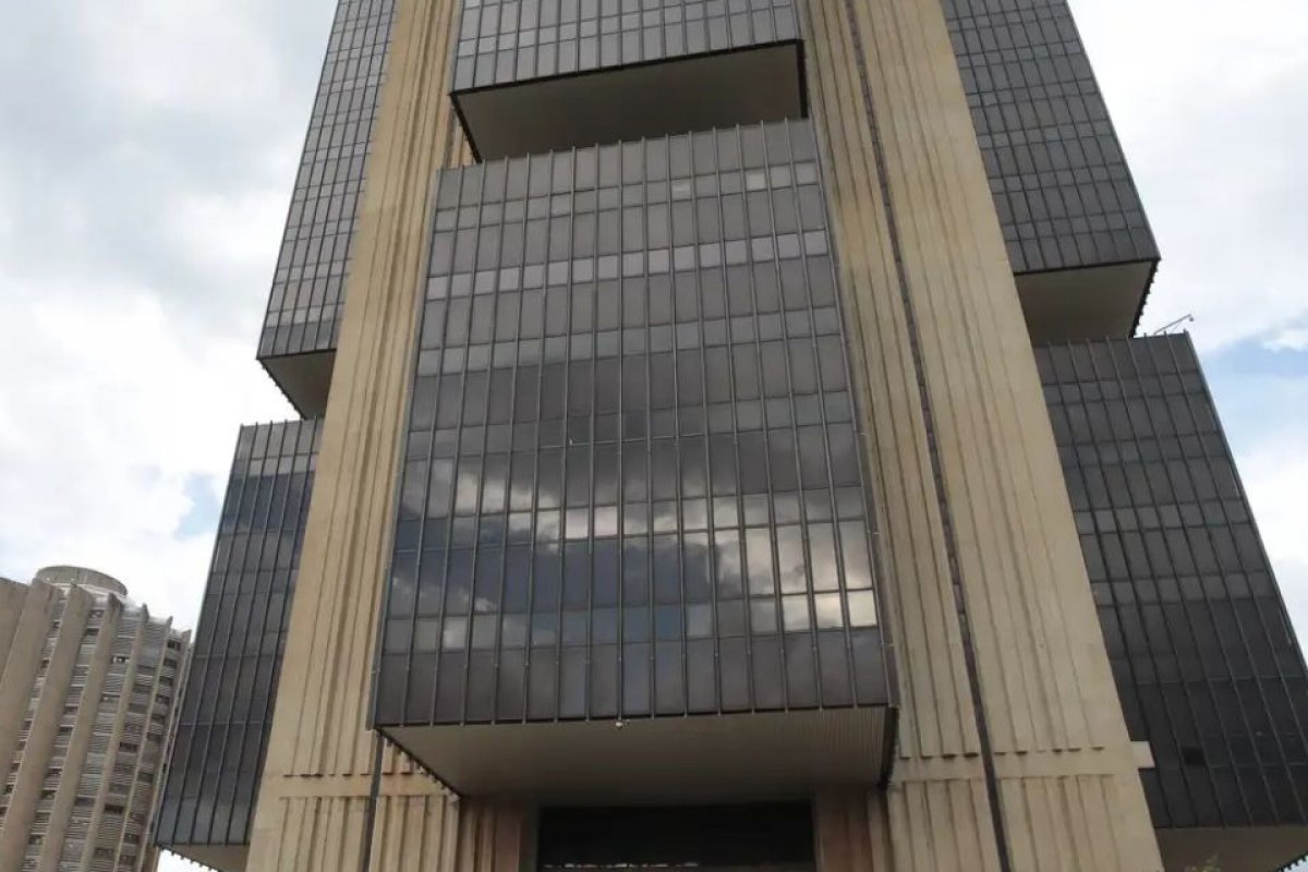 Cautela do Copom nos juros contribui para queda da inflação, e estratégia atual é adequada, diz ata