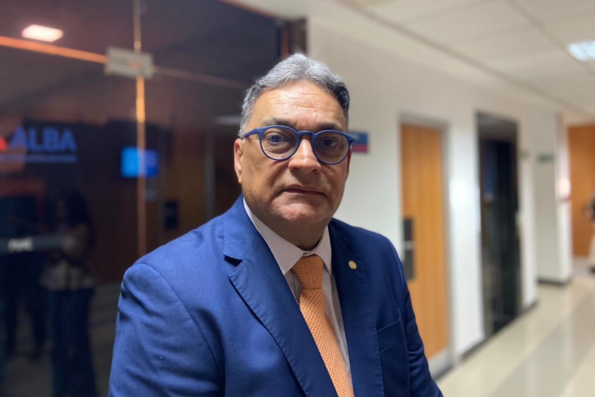 Vídeo: Luciano Araújo critica decisão da ALBA de arquivar sua candidatura ao TCE e diz que Casa desrespeitou liminar