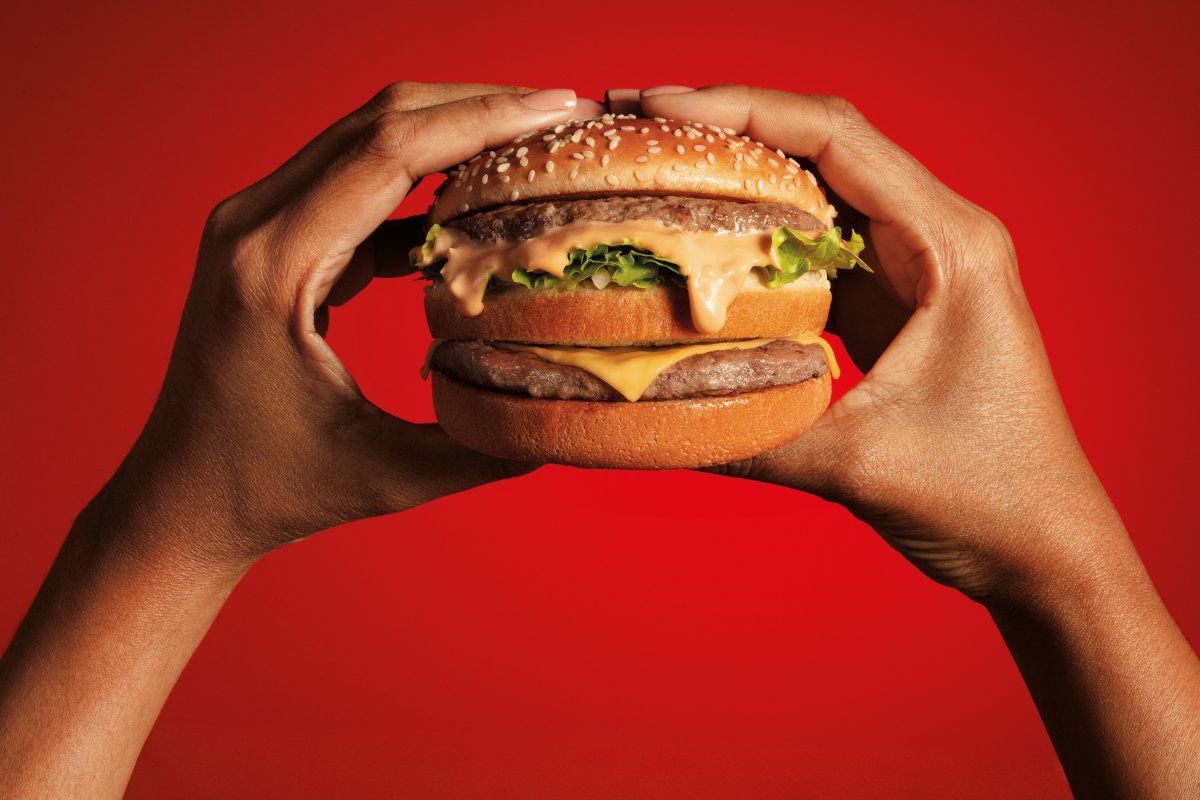 Bob's celebra 50 anos do Big Bob e reforça legado de um dos sanduíches mais icônicos do país com 2 lançamentos inspirados no clássico cinquentão!