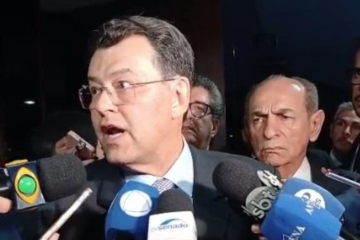 Vídeo: "A posição do MDB é contrária a forma que foi apresentada o texto", afirma líder do partido no Senado 