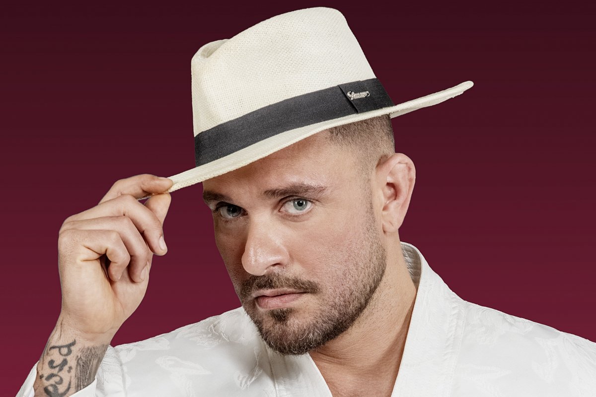 Diogo Nogueira celebra 20 anos de carreira com a turnê "Infinito Samba": raiz, inovação e força cênica! 