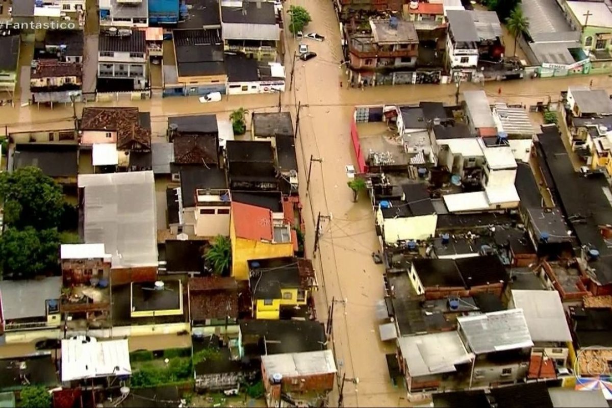 Quatro pessoas morrem após chuvas fortes no Rio de Janeiro