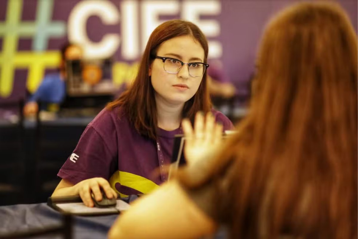 CIEE oferece mais de 8 mil vagas de estágio e Jovem Aprendiz na Bahia