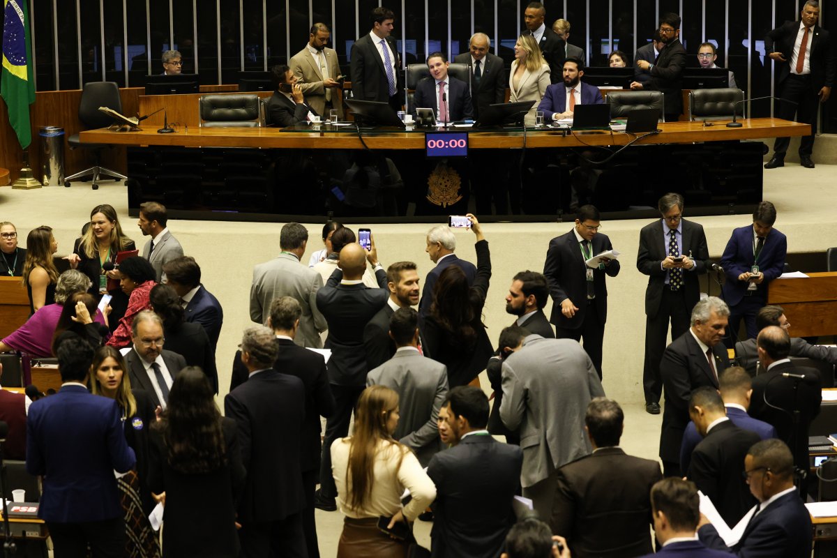 Câmara recua em aumento de imposto para SAFs e inclui clubes em taxa de 5%