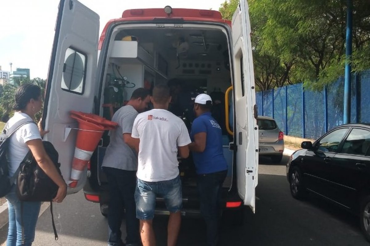 Motociclista fica ferido após acidente no Acesso Norte, em Salvador