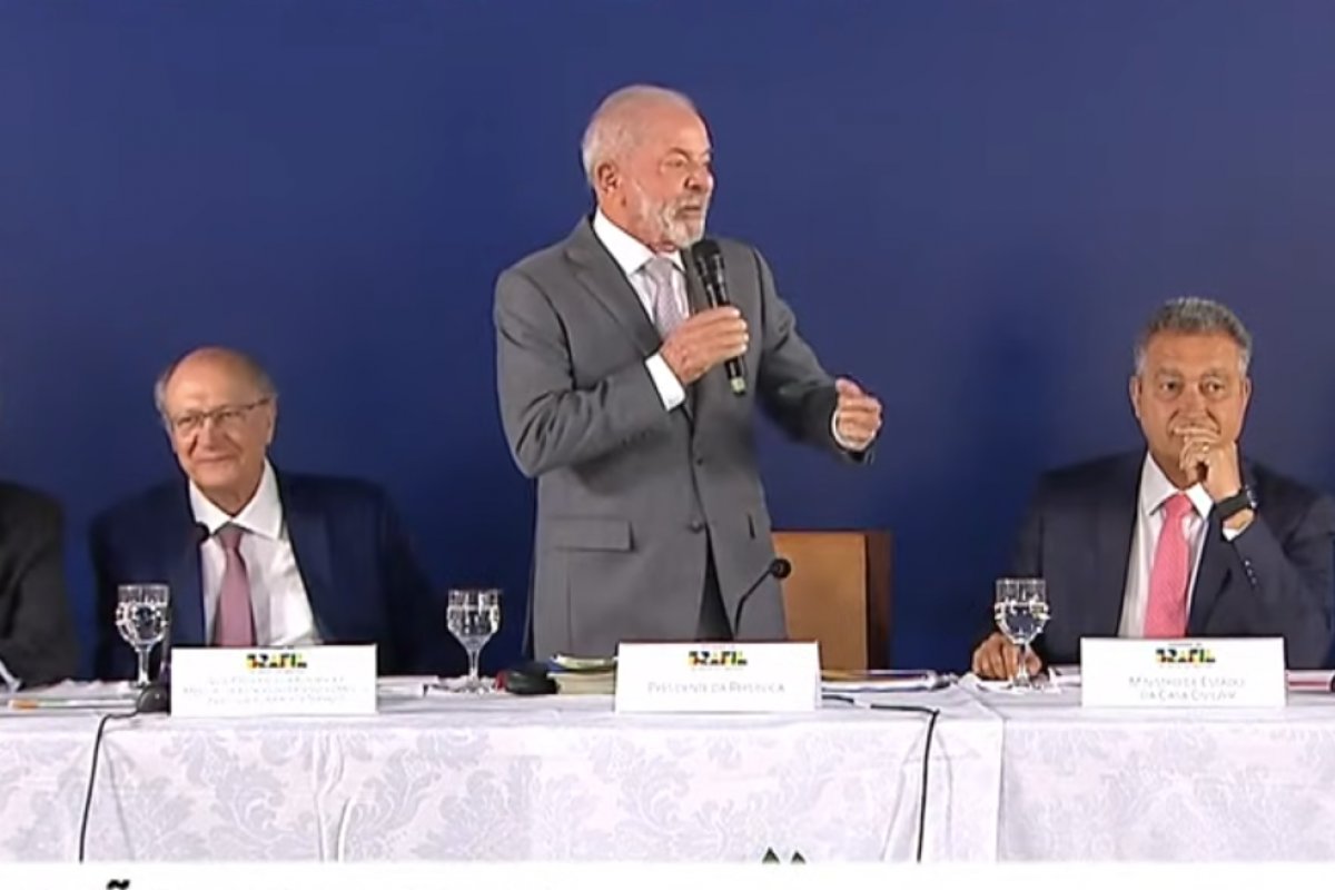 Vídeo: Lula diz que ministros terão que definir lado na eleição e que 2026 será 'hora da verdade'