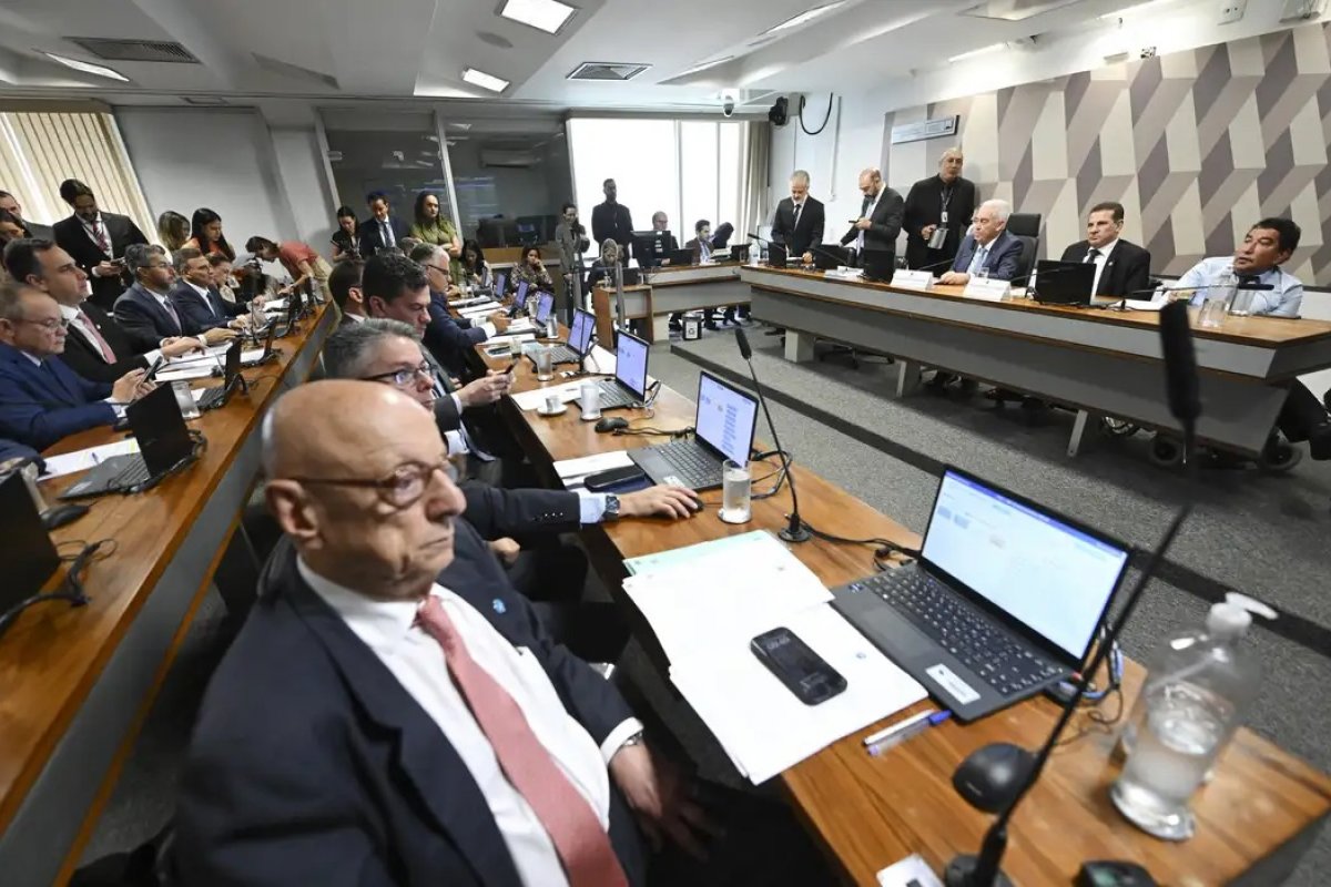 PL da Dosimetria: CCJ reduz para quatro horas prazo de pedido de vista