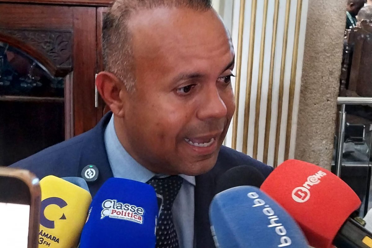 Vídeo: Kiki Bispo reitera crítica a Jerônimo sobre pedidos de empréstimo: "O governador está quebrando o estado de forma muito clara"