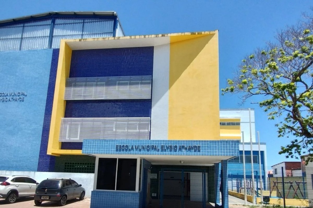 Secretaria Municipal de Educação abre investigação sobre caso de mãe que foi impedida de entrar em formatura da filha em Salvador