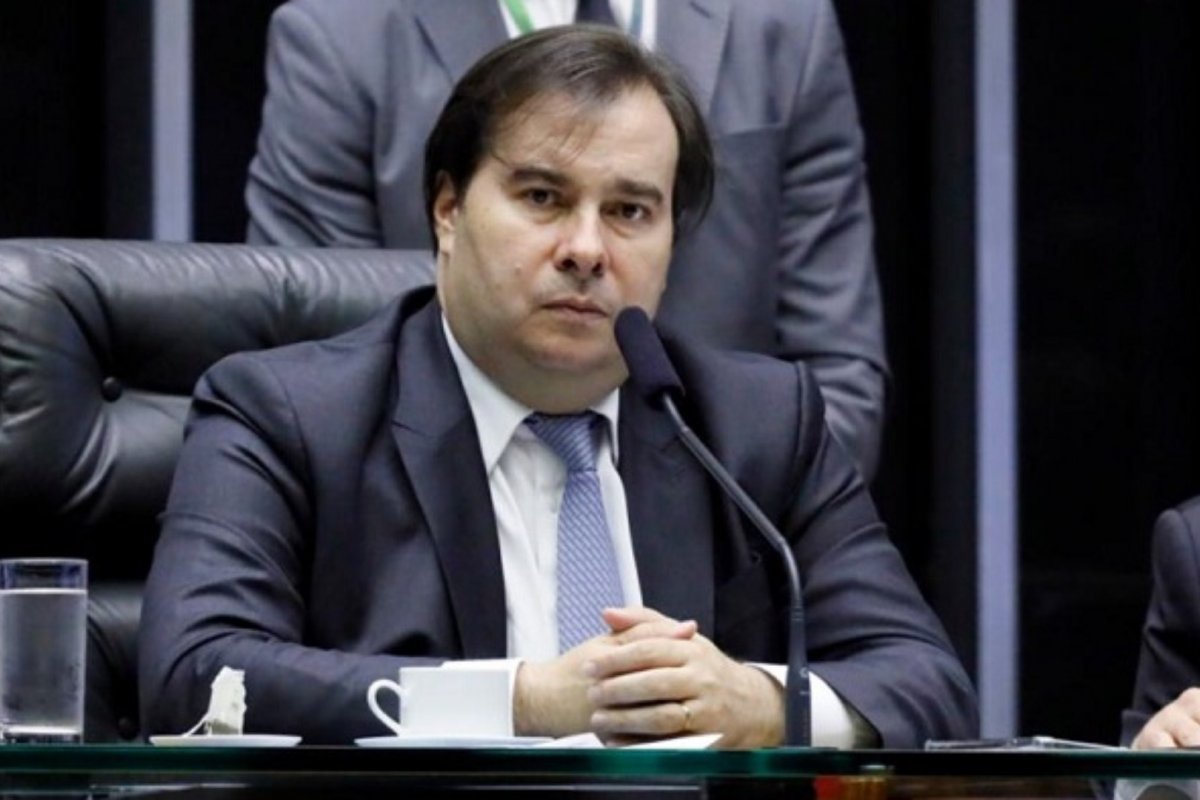 Maia antecipa retorno ao Brasil