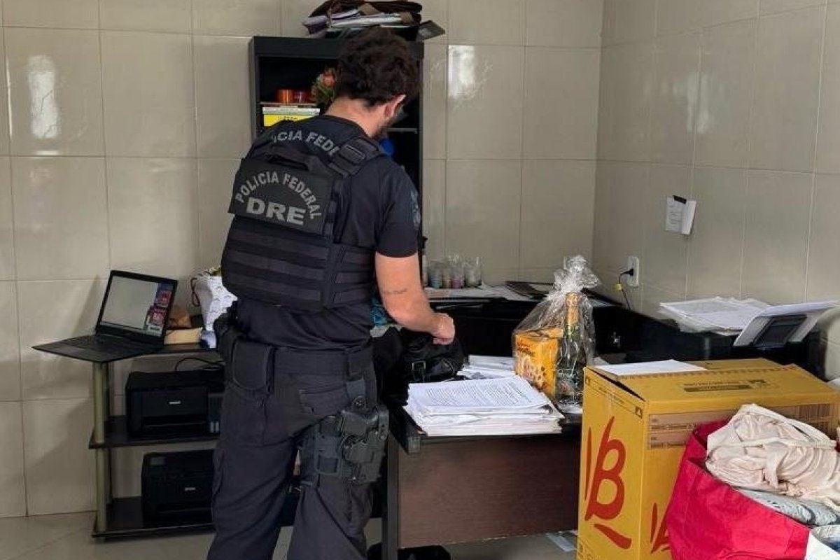 PF cumpre mandados de buscas em operação contra fraudes no INSS na Bahia