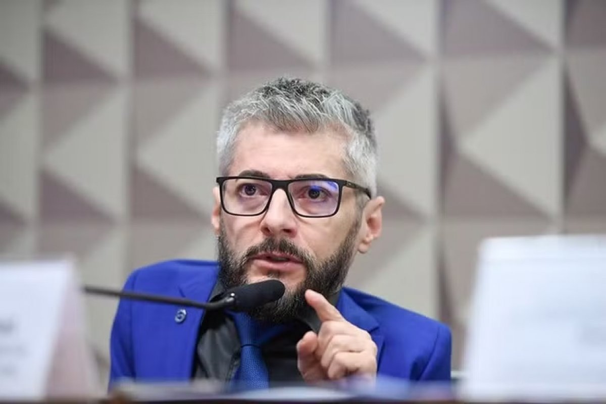 Secretário da Previdência é preso pela PF em nova fase da operação contra desvios do INSS; senador do PDT é investigado