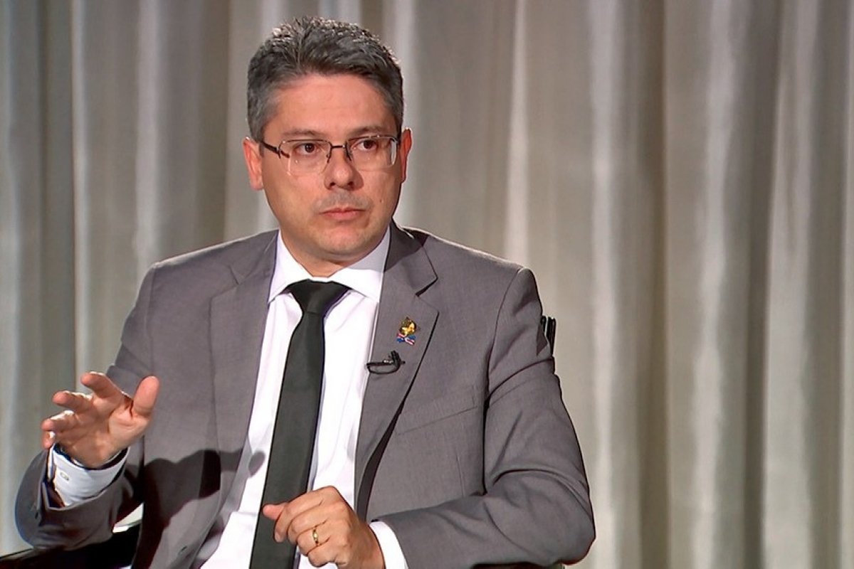 Alessandro Vieira diz que governo Lula "viabilizou" acordo para aprovar PL da Dosimetria