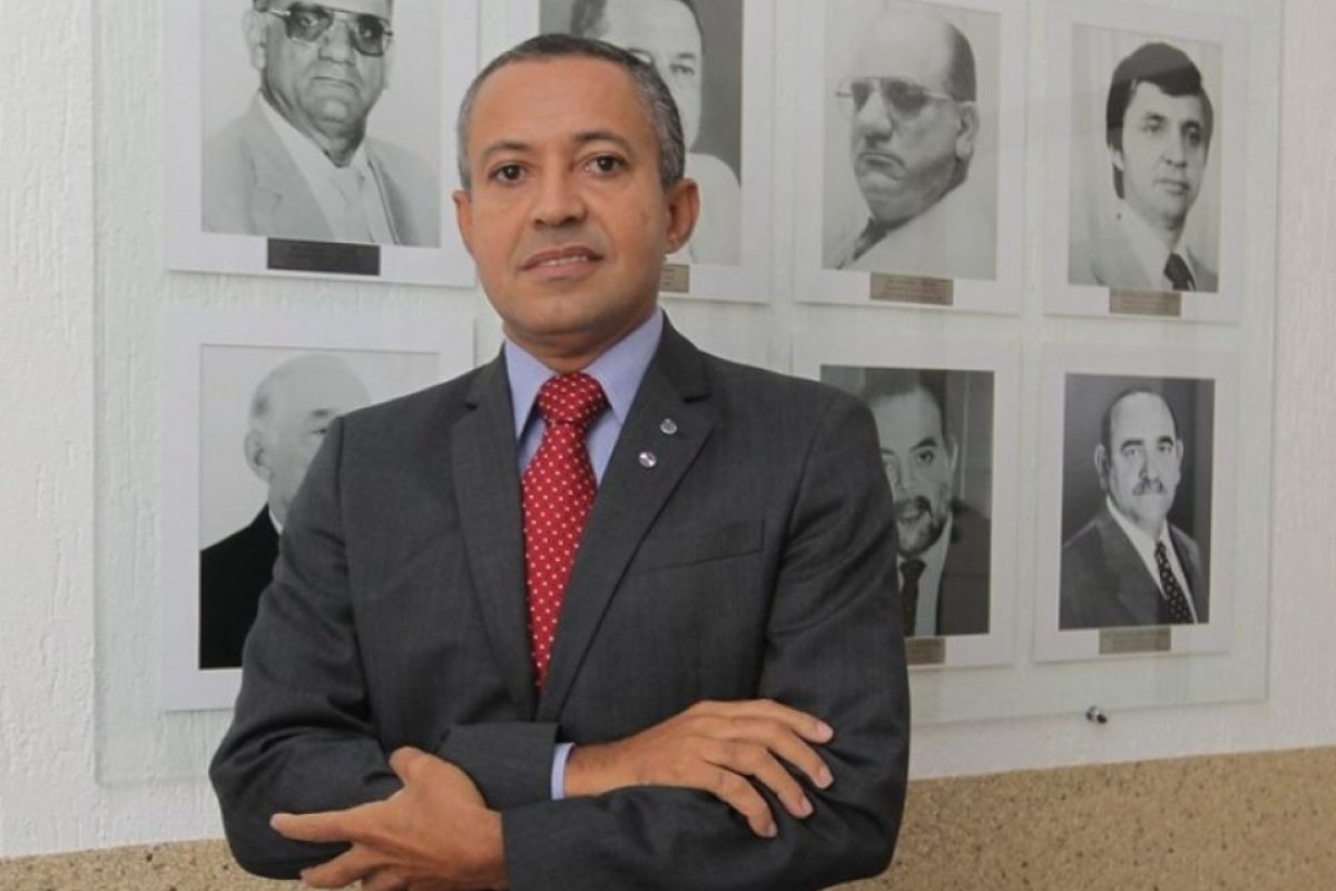 Rui Costa deve trocar delegado-geral da Polícia Civil