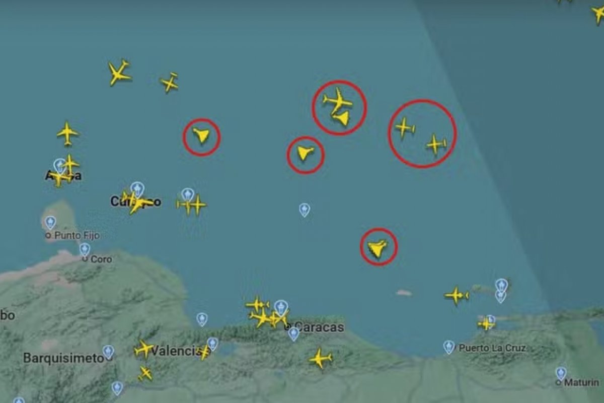 Oito aeronaves militares dos EUA sobrevoam próximo da costa da Venezuela 