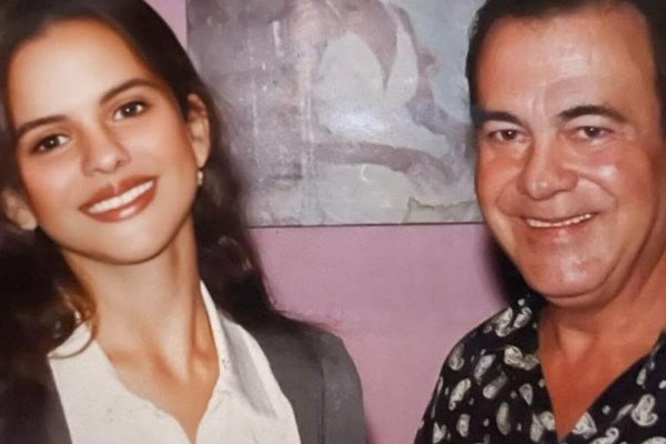 [Filha de Lindomar Castilho recorda assassinato da mãe ao se despedir do cantor! ]