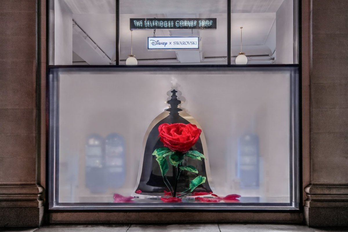 Swarovski e Disney celebram 20 anos de parceria com exposição em Londres!