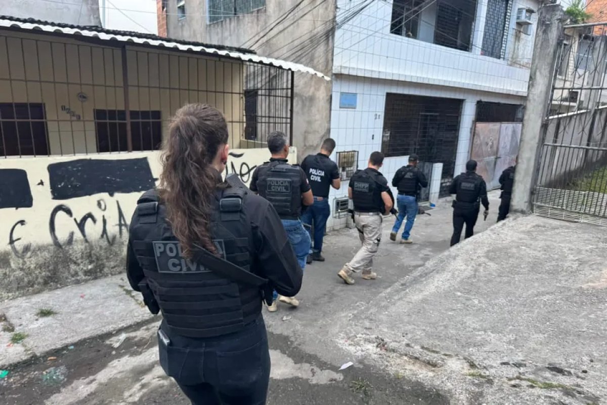 Um suspeito é morto e outro preso em operação que apura triplo homicídio de técnicos de internet