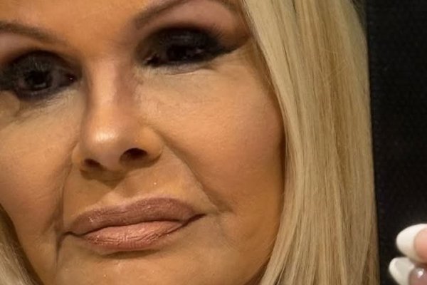 [Monique Evans coloca mansão á venda e explica o motivo! ]