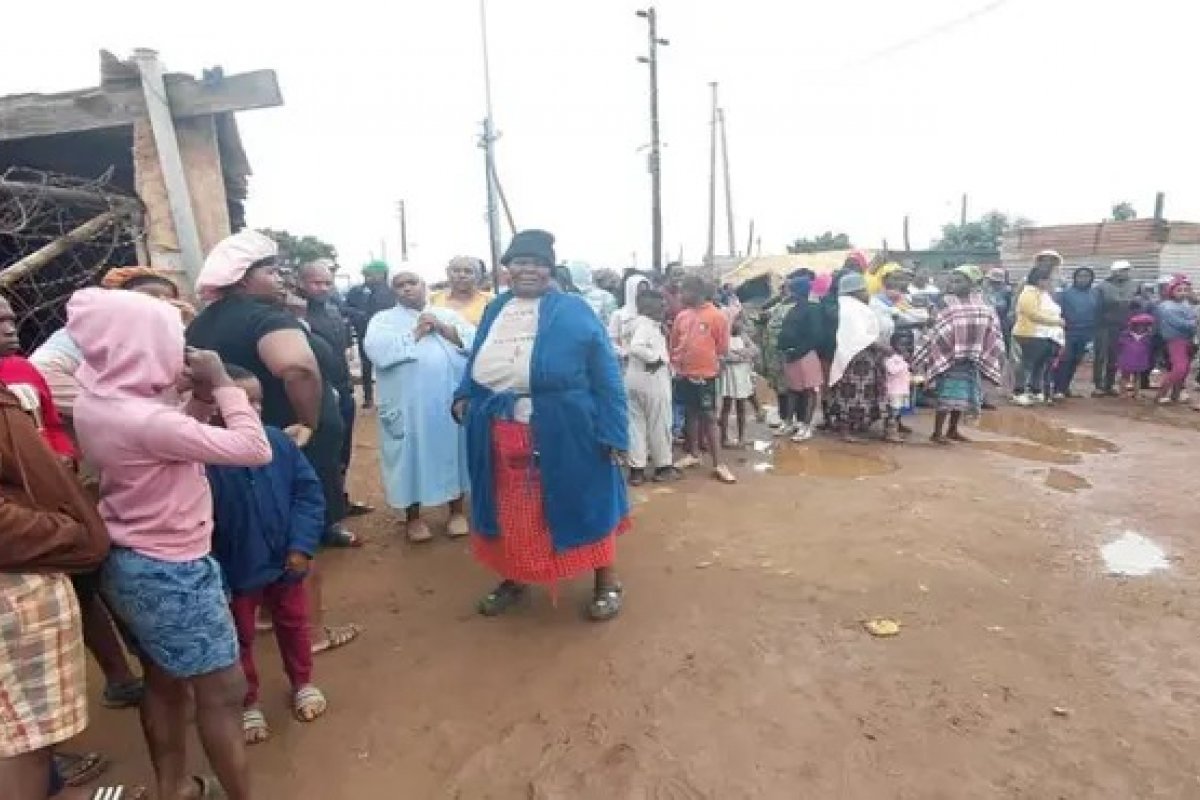 Nove pessoas morrem em ataque a tiros em bar na África do Sul