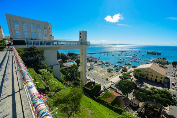 [Polêmica: Jornalista critica Elevador Lacerda: “Um elevador de prédio”!]