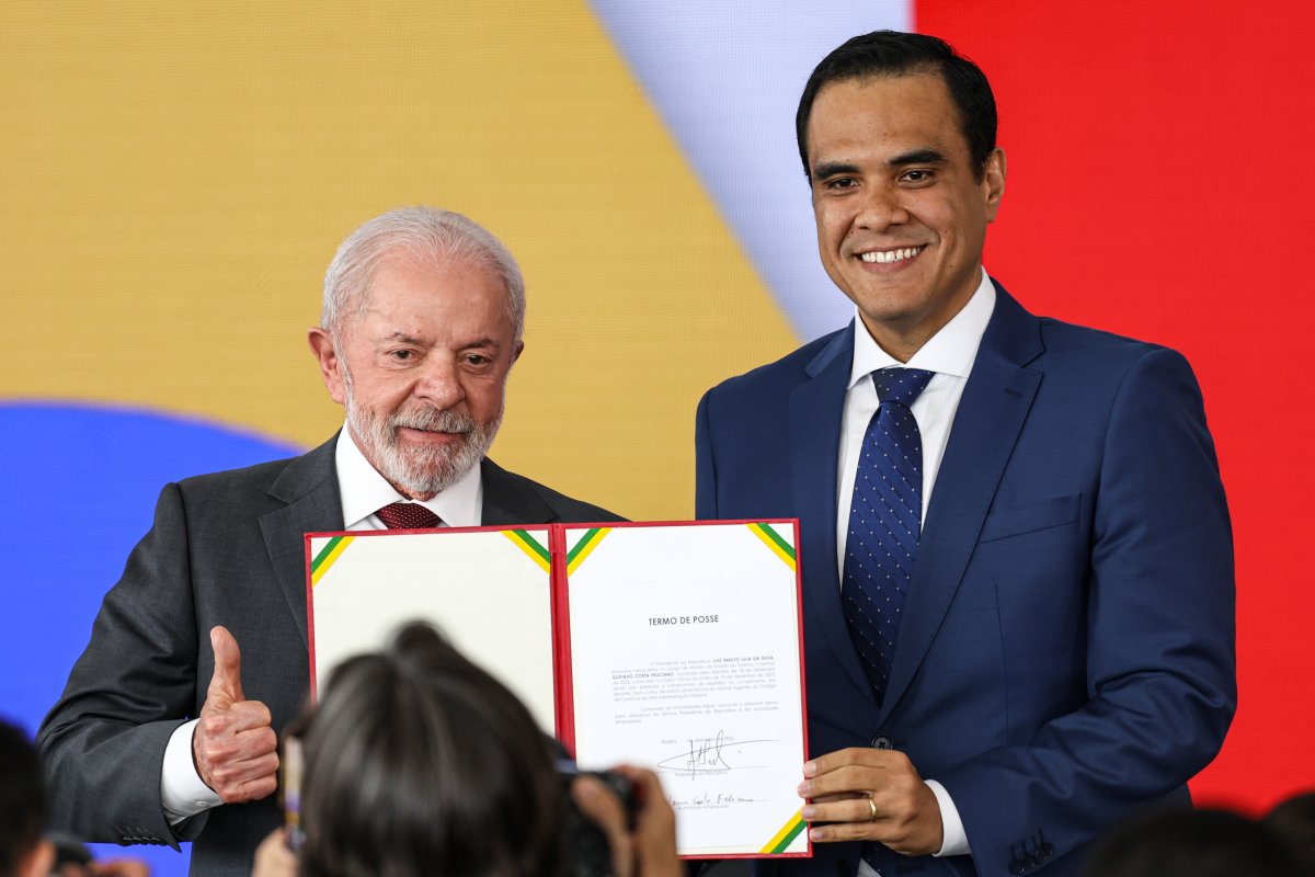 Lula dá posse a novo ministro do Turismo em aceno a ala do centrão e com presença de Motta