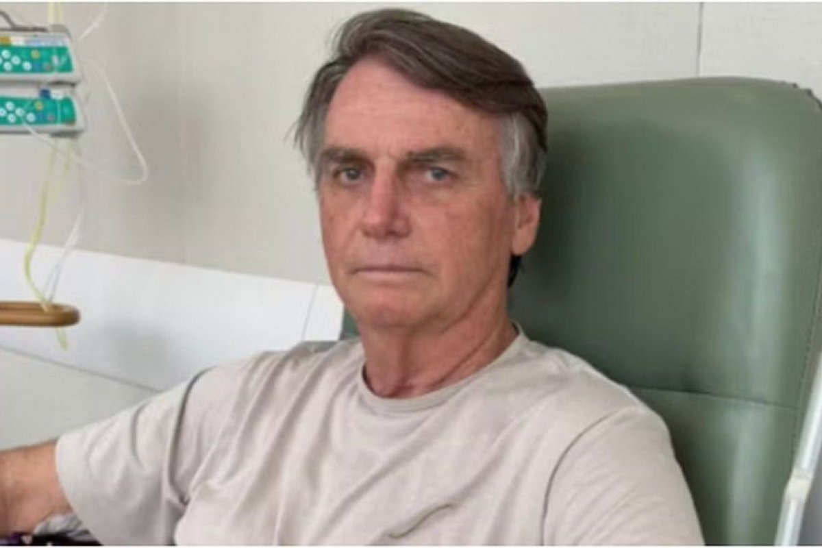Defesa pede transferência de Bolsonaro para hospital para realização de cirurgia em Brasília