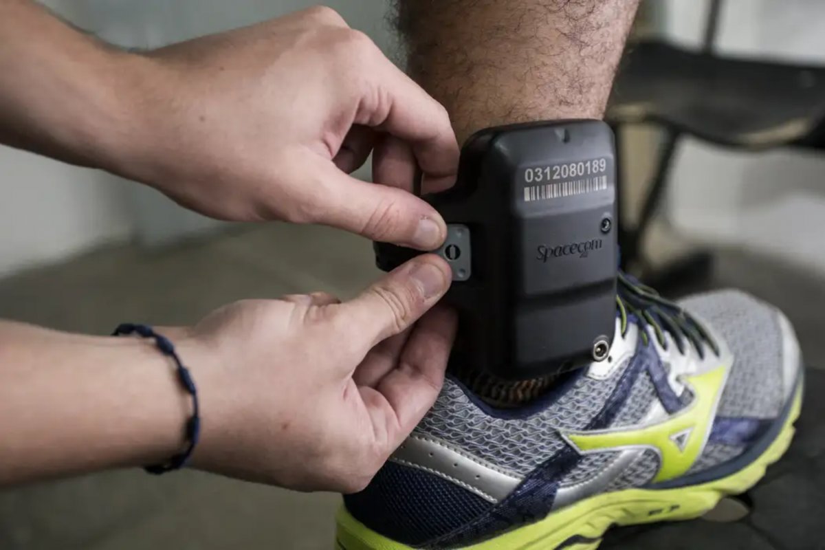 0,6% dos detentos brasileiros cumprem pena em prisão domiciliar, afirma Ministério da Justiça