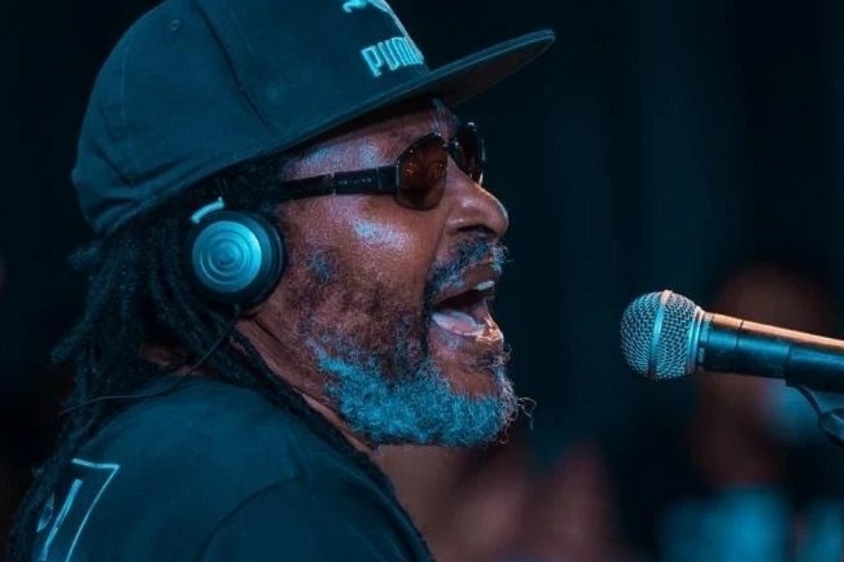 Edson Gomes nega turnê de despedida anunciada por prefeitura do interior da Bahia