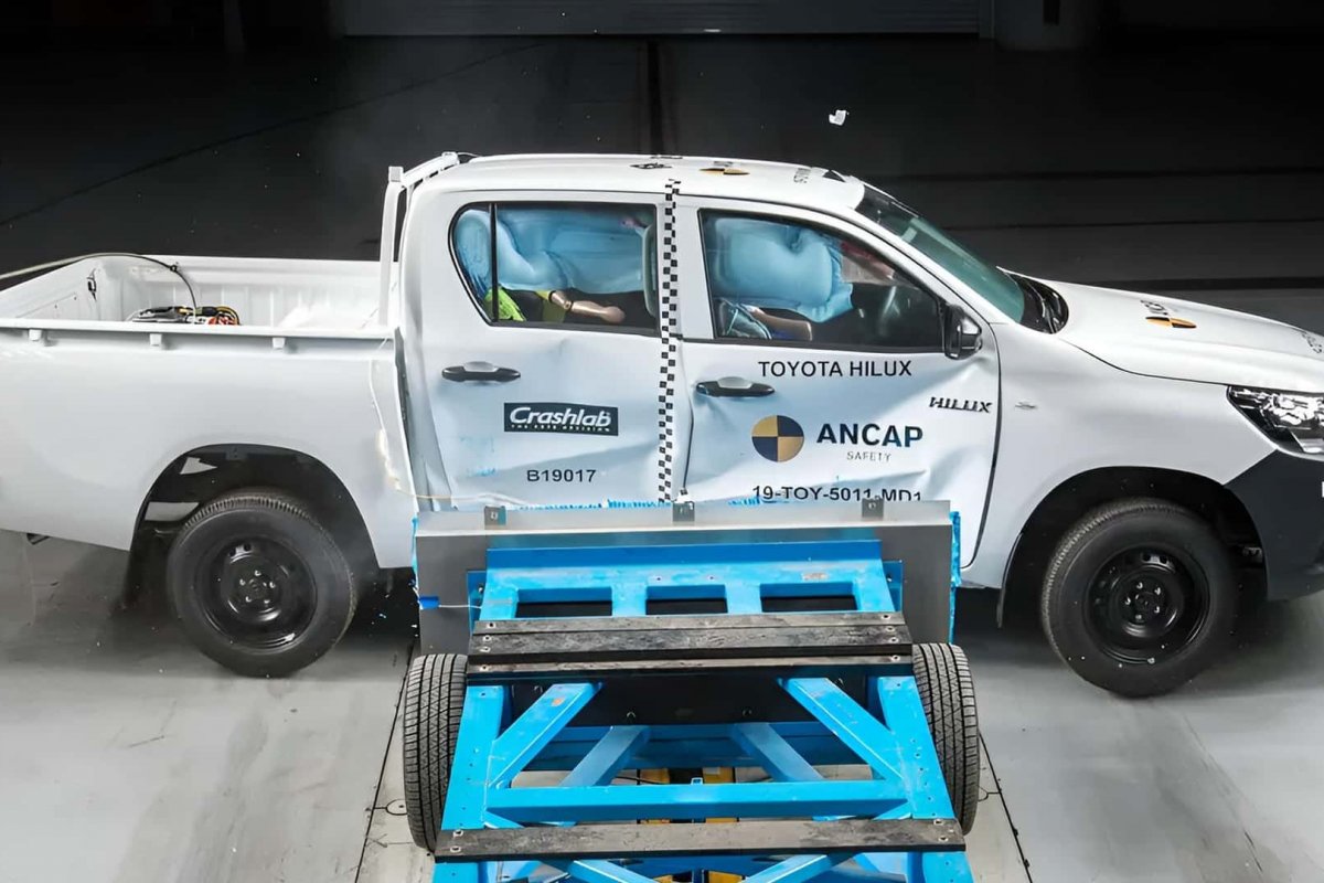 Nova geração da Toyota Hilux recebe nota máxima em teste de segurança